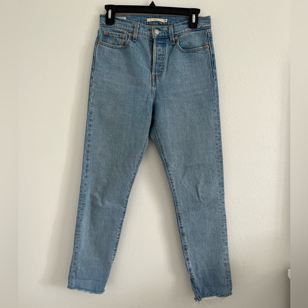 Levi's Light Wash Straight Leg Women's Jeans